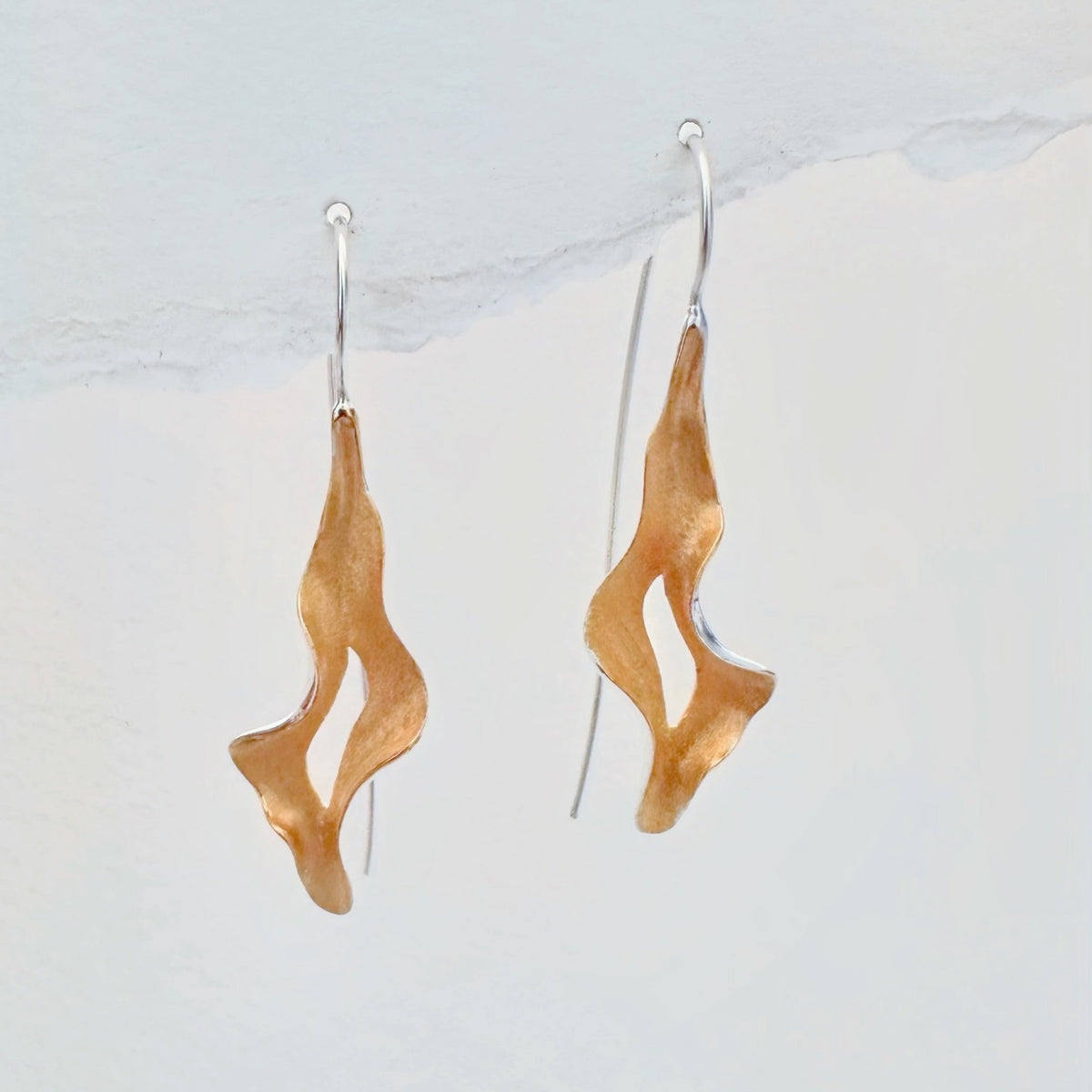 Alanoud Dual-Tone Earrings