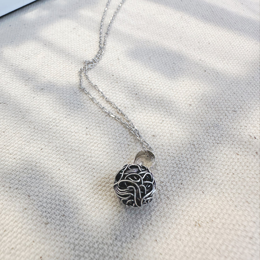 ElsaOxidizedSterlingSilverPendantNecklace