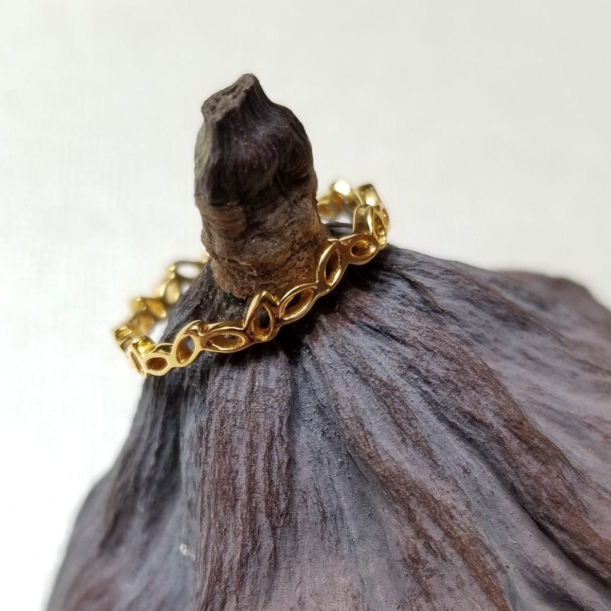 Autumn_18K_Gold_Dainty_Ring_The_Silver_Root