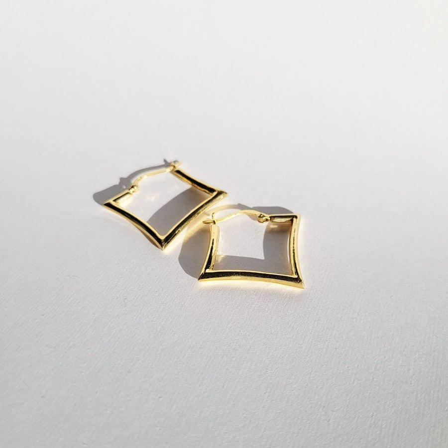 Casino_Square_Hoop_Modern_Earrings_18k_Gold