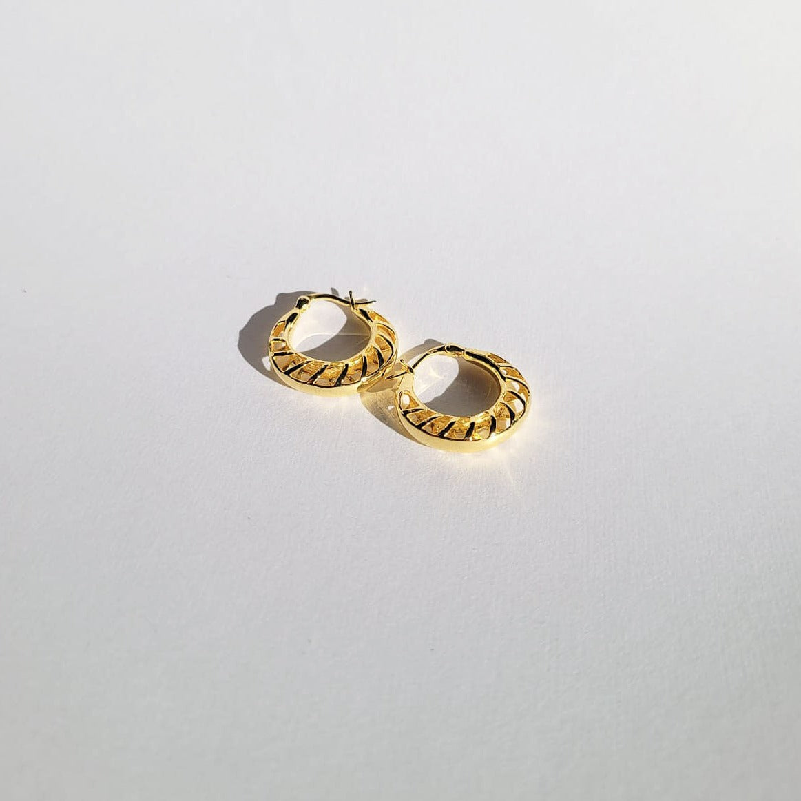 Trendy 18k Gold Cut Out Small Huggie Hoop Earrings